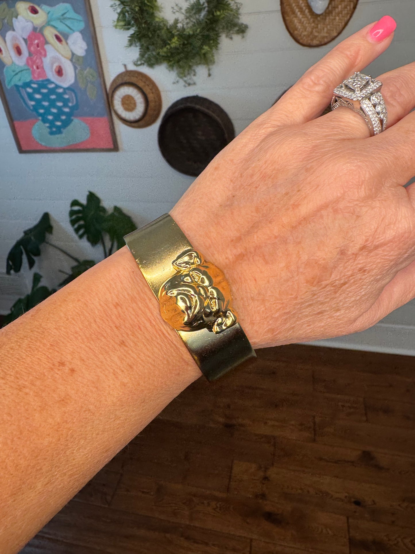 Bulldog adjustable cuff yochi brand