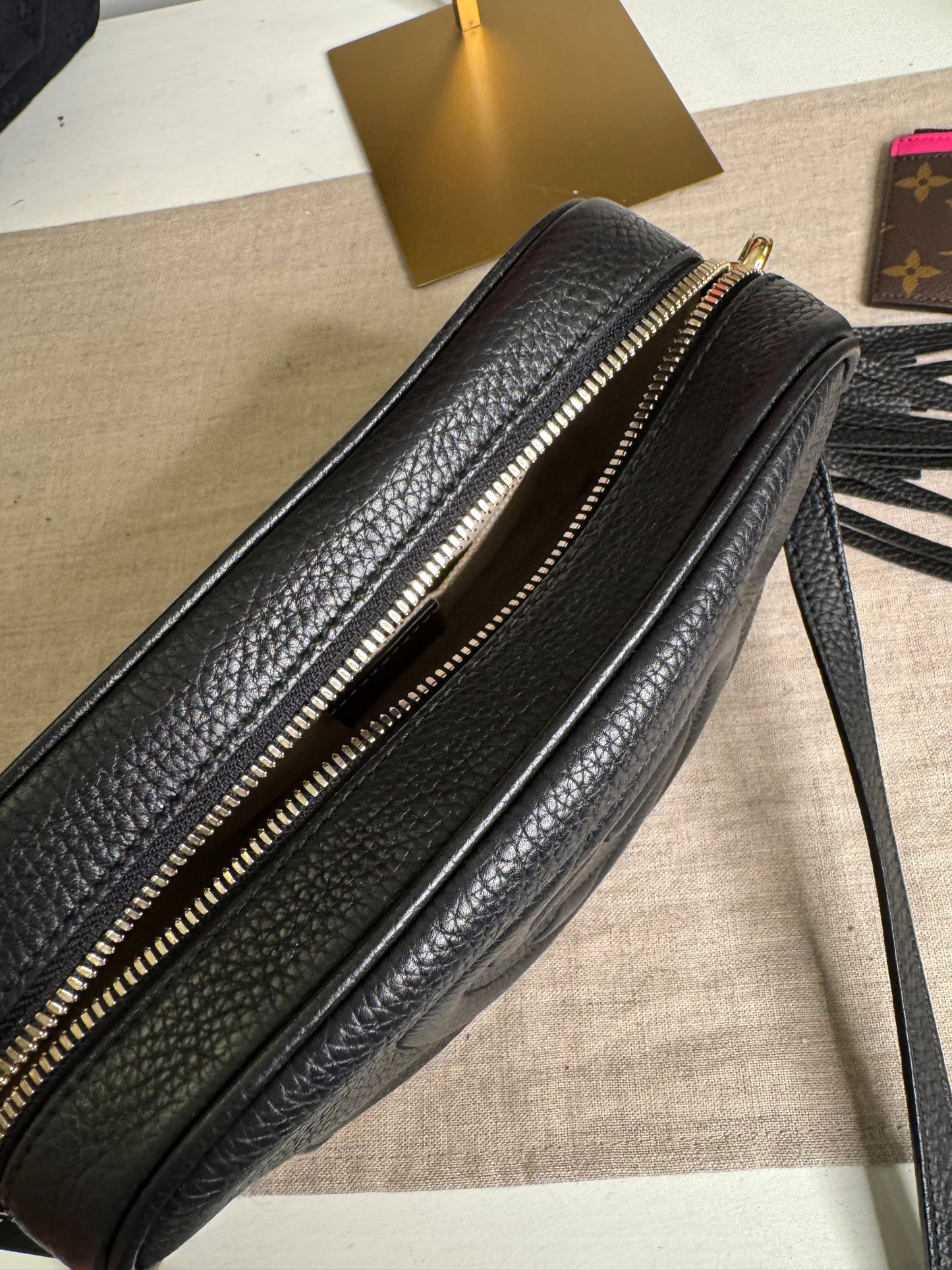 Gucci small soho disco grained calf black pre loved