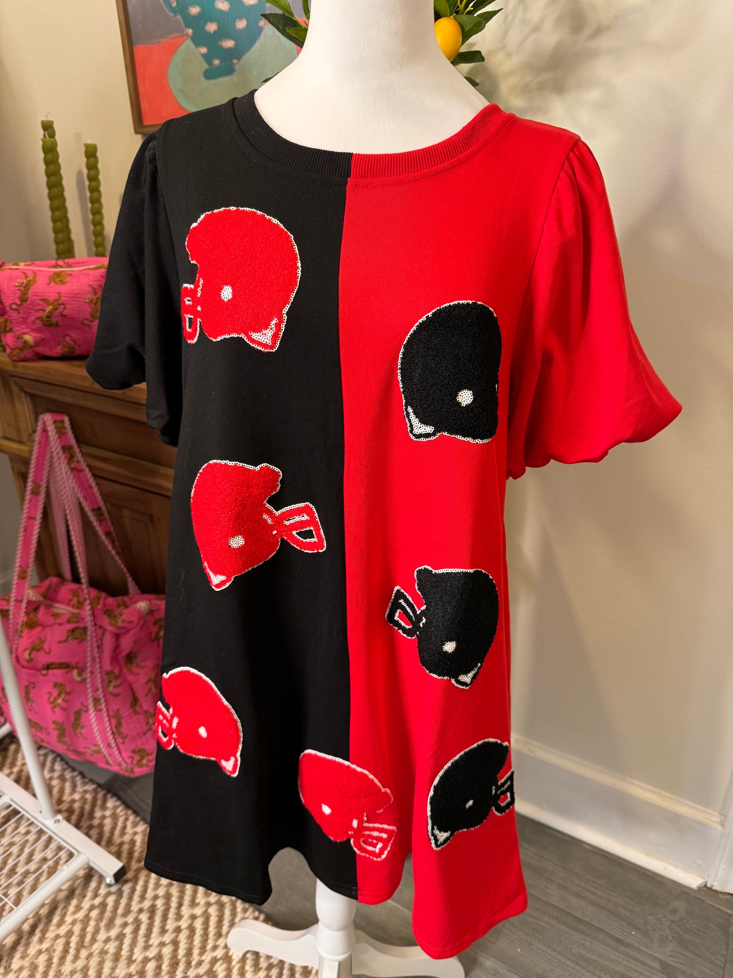 Dress black and red helmet patches so soft with pockets!