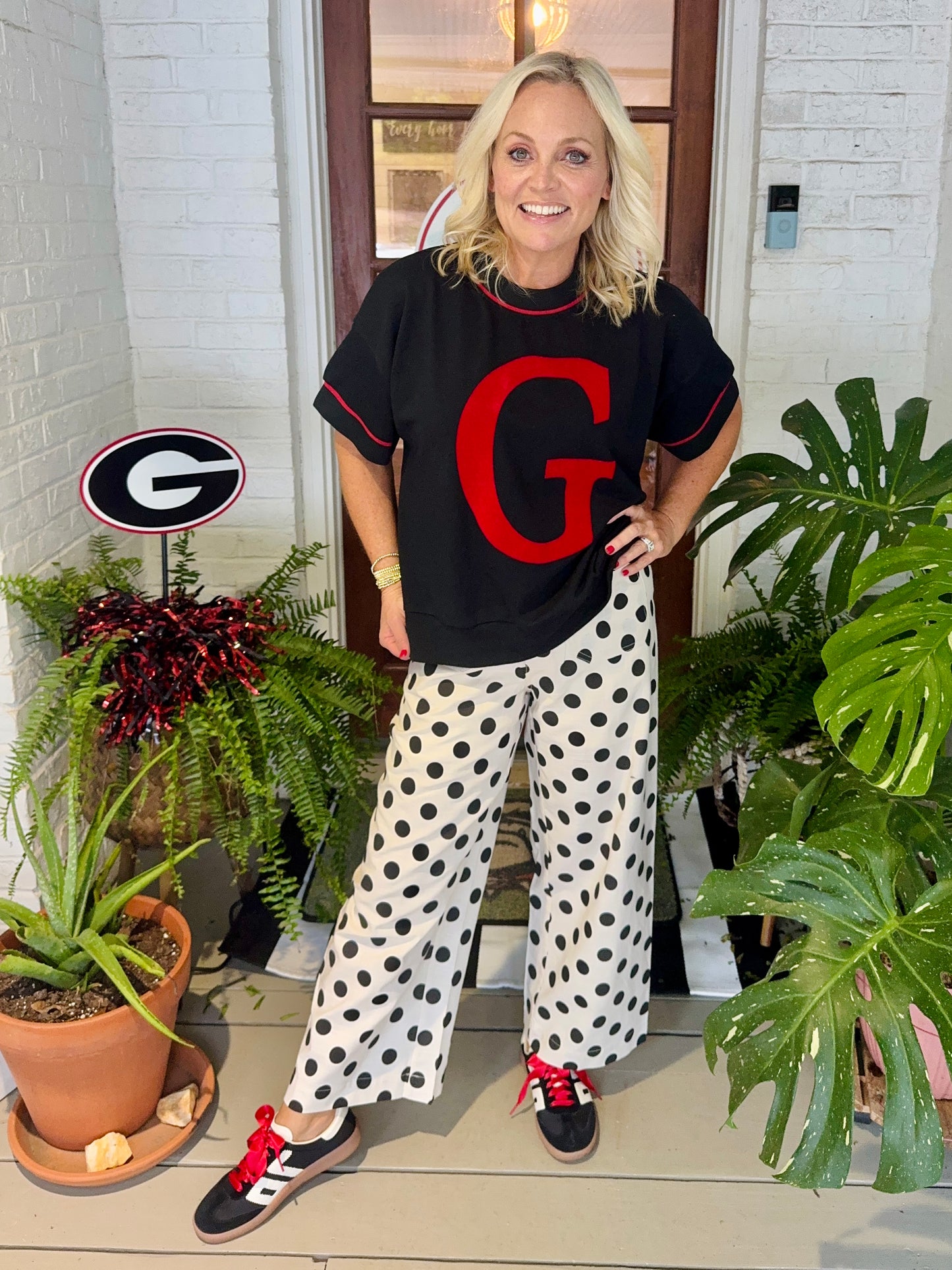 Boxy light sweatshirt type top with Giant G oversized up to 3X!