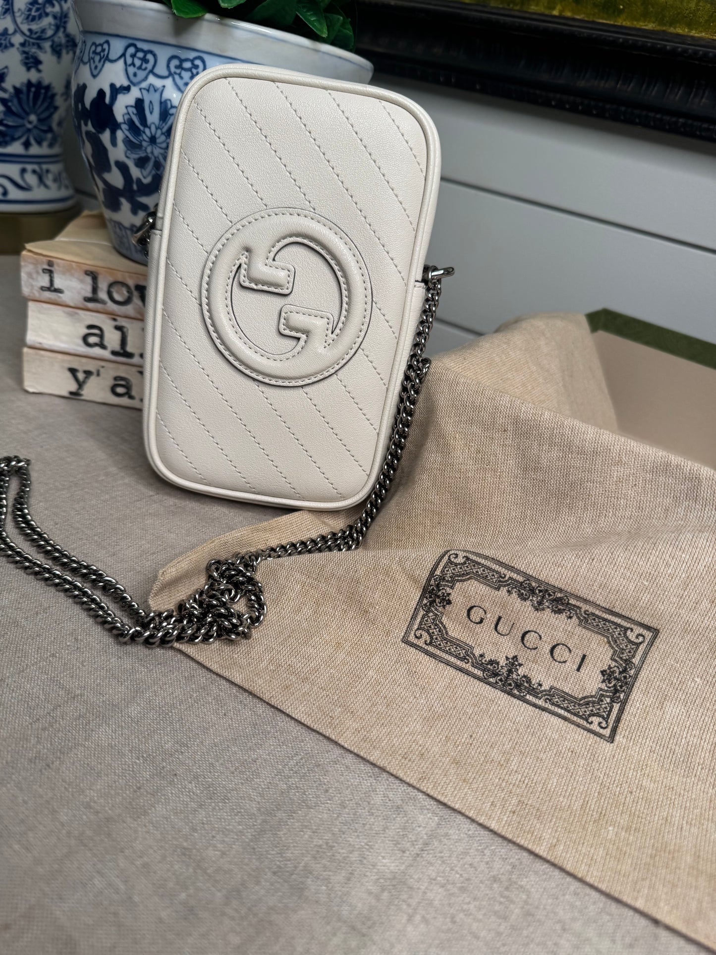 Gucci unused blondi chain shoulder bag with bad and storage