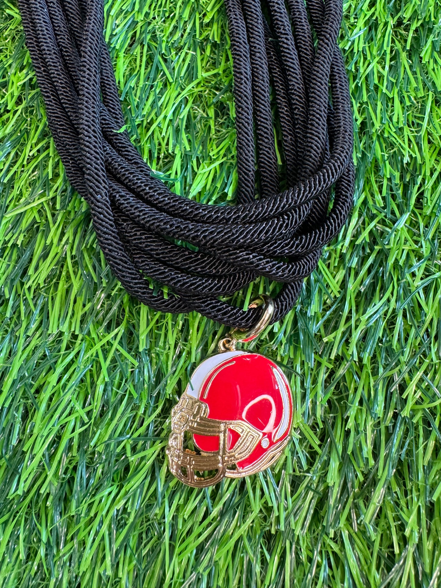 Rope necklace black with red helmet