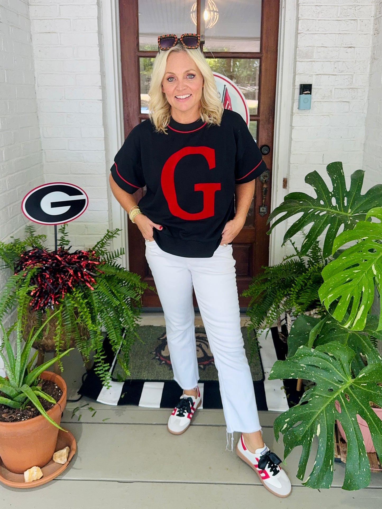 Boxy light sweatshirt type top with Giant G oversized up to 3X!