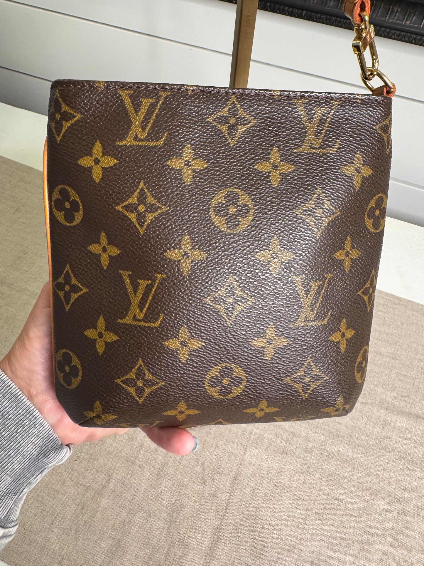 Louis Vuitton partition pre loved monogram wristlet