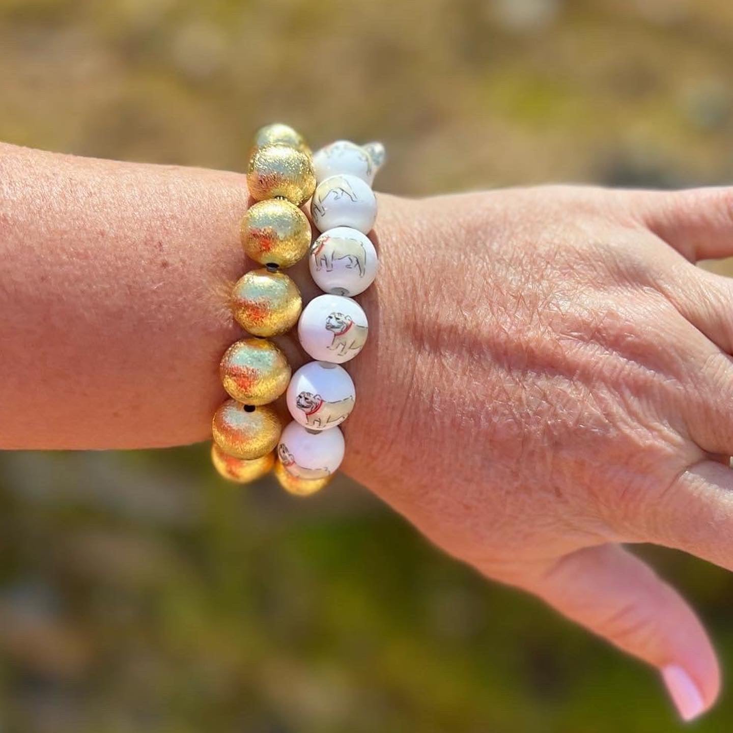 Bulldog white beaded bracelet