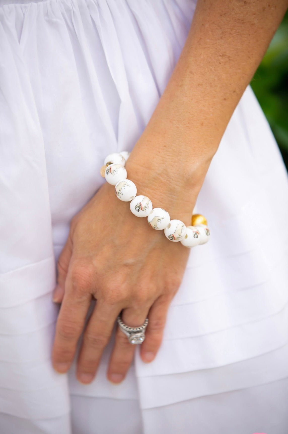 Bulldog white beaded bracelet