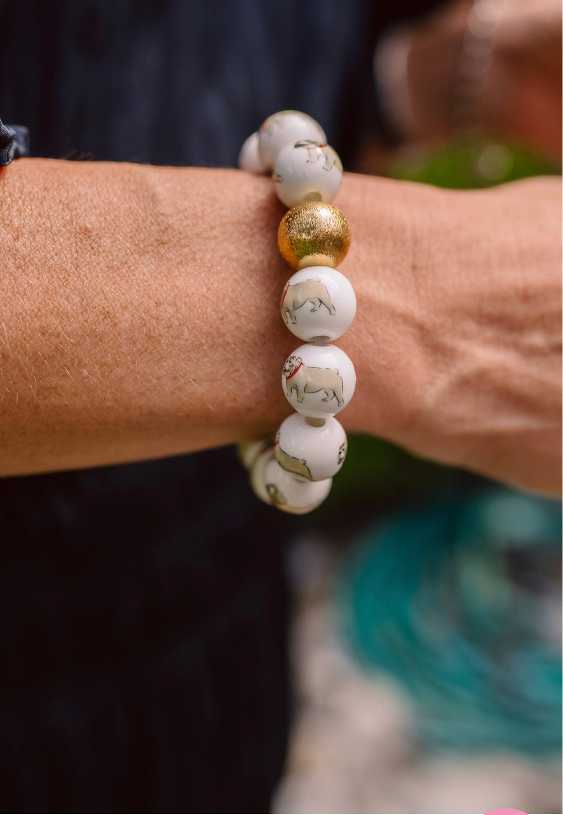 Bulldog white beaded bracelet