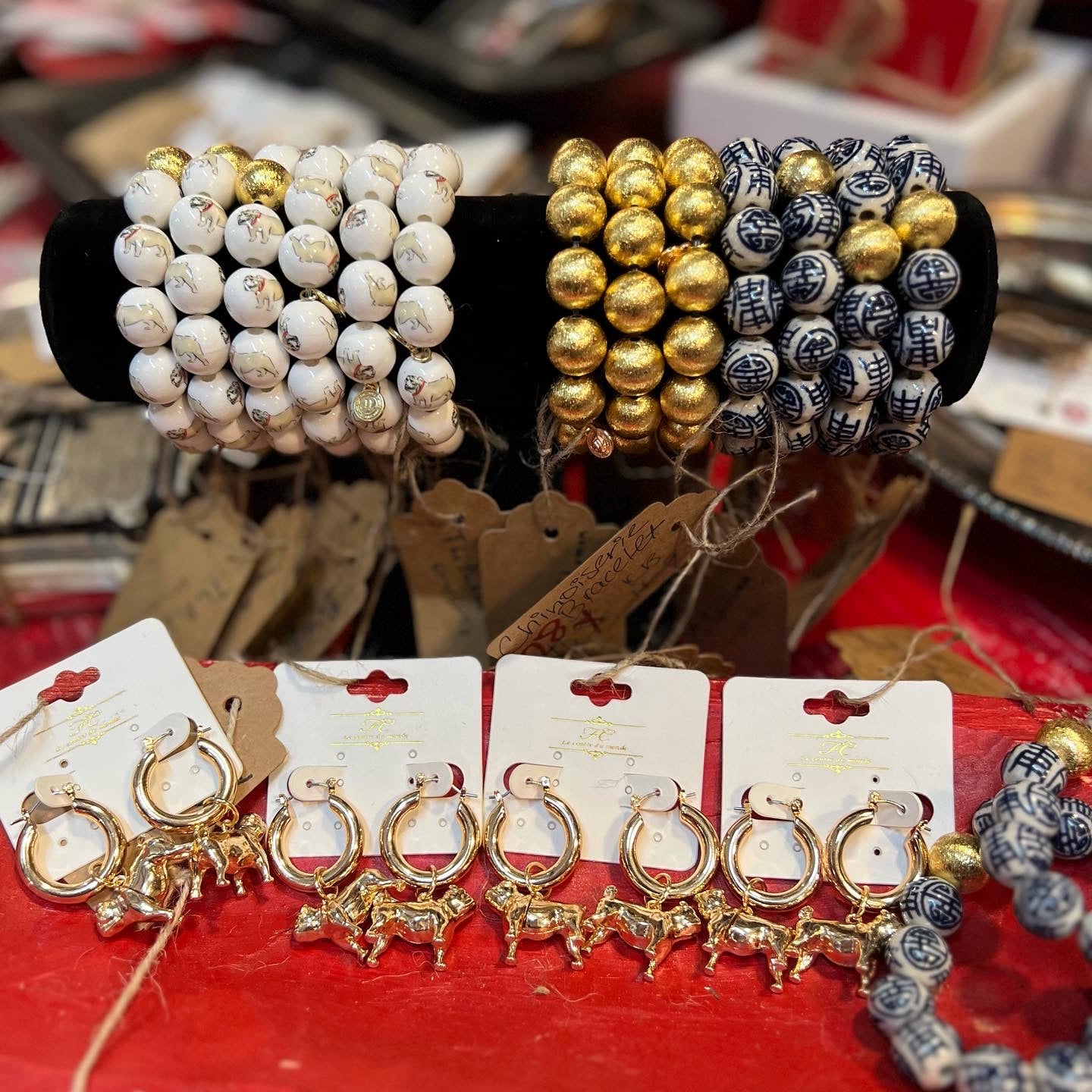 Bulldog white beaded bracelet