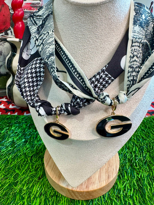 Scarf necklace with G