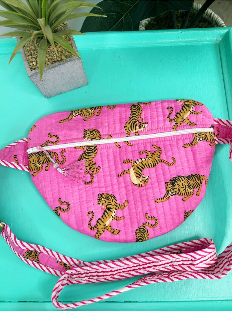 Quilted bum bag Fanny pack pink tigers