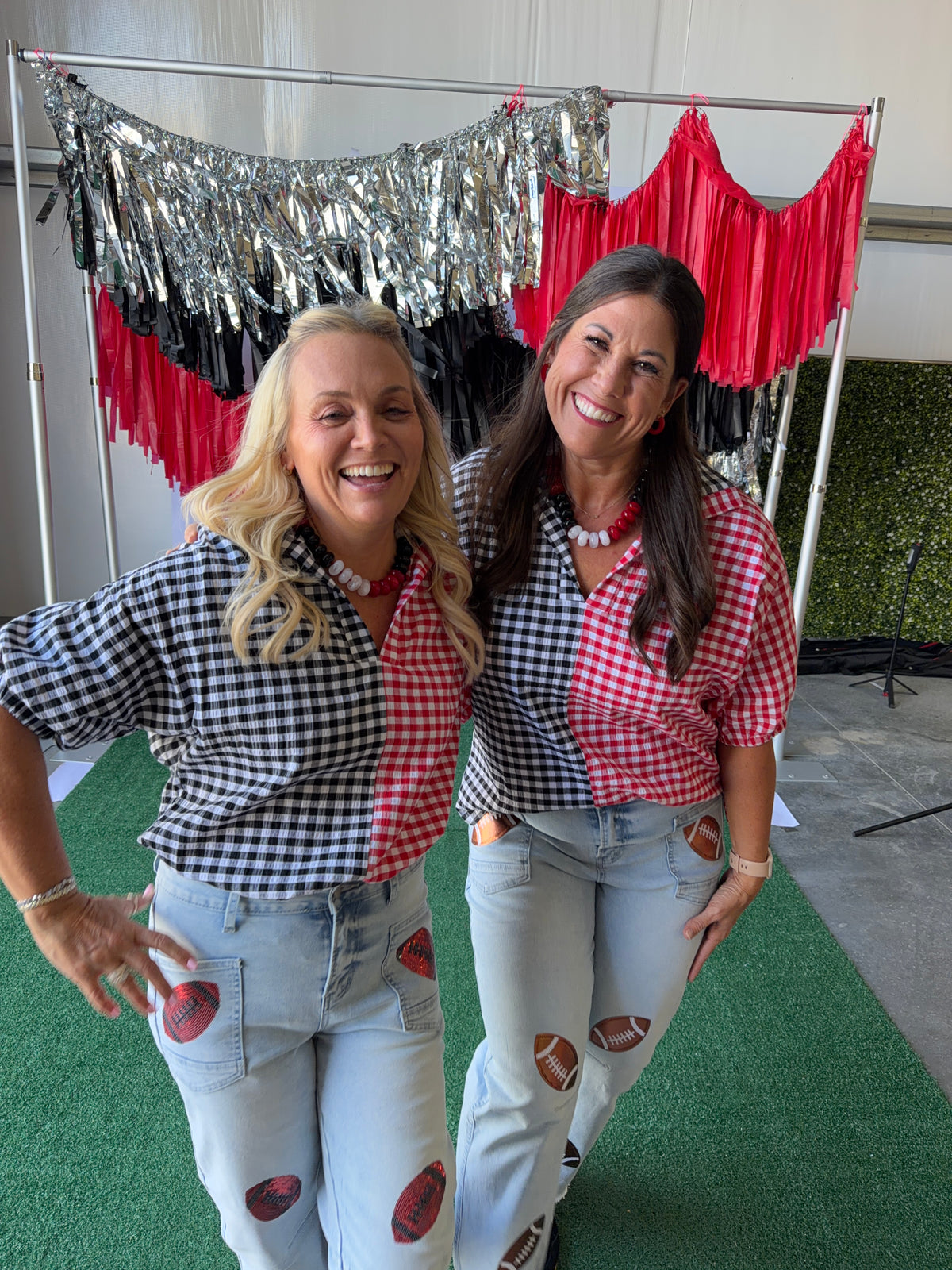 Gingham top black and red