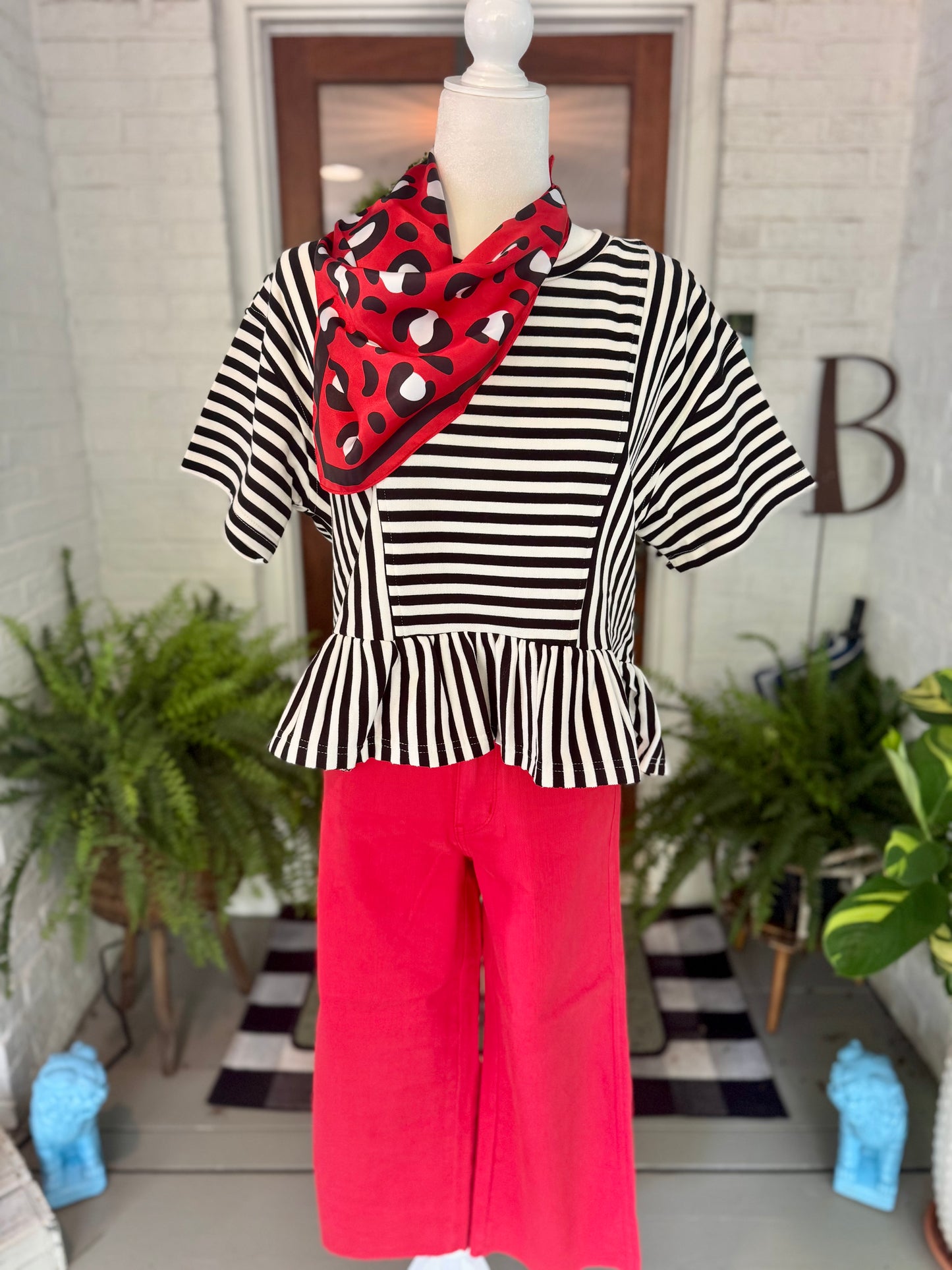 Striped black and white top flowy