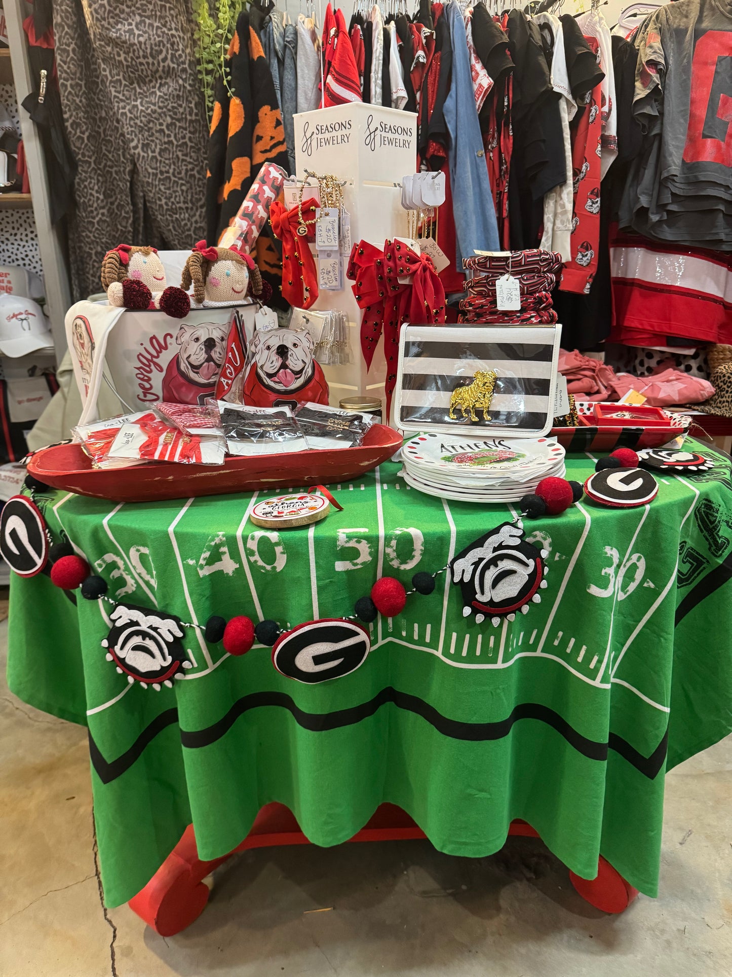 Athens ga Glory Haus licensed super bulldog banner garland pom pom