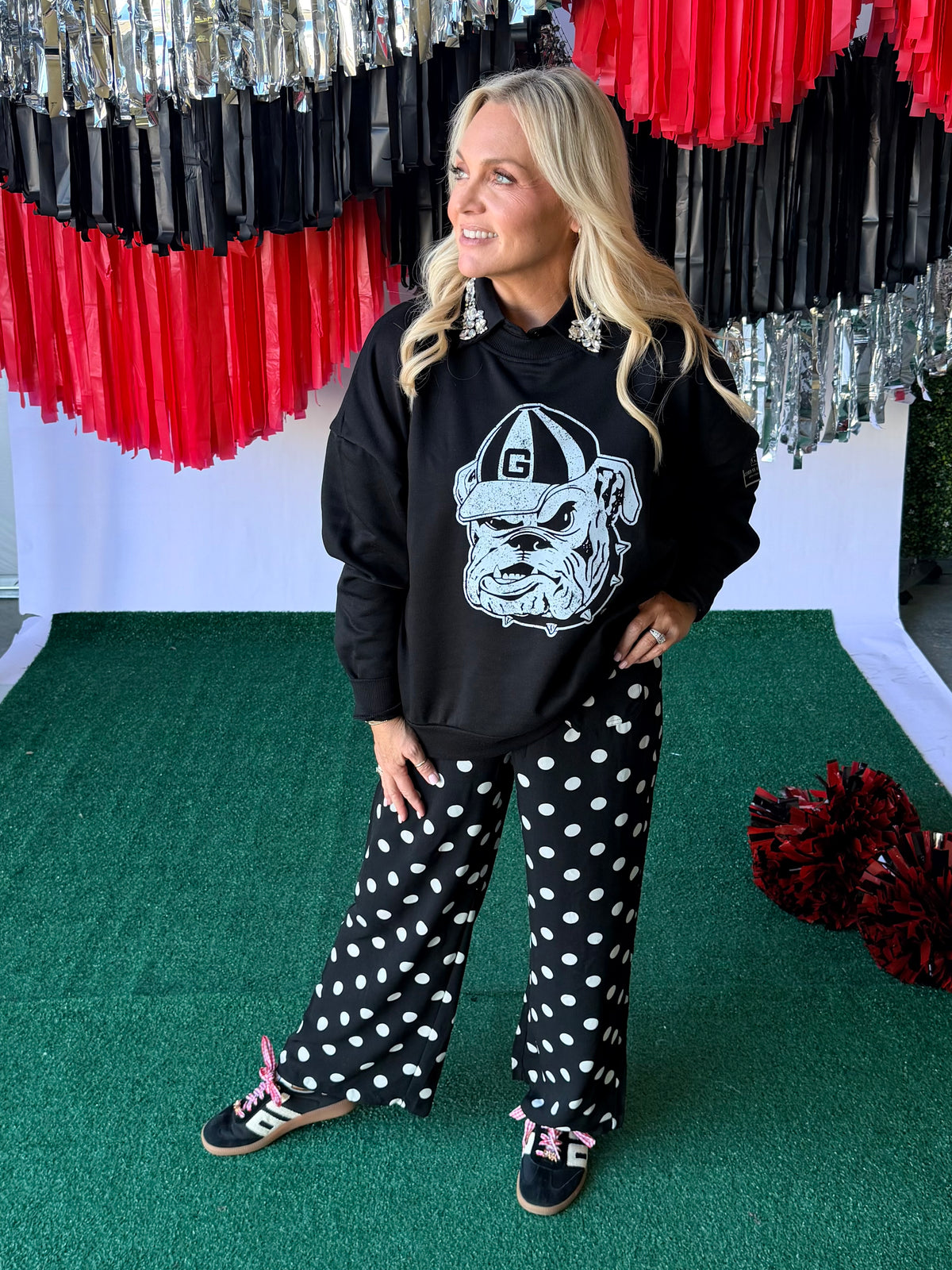 Sweatshirt black with white Bulldog licensed