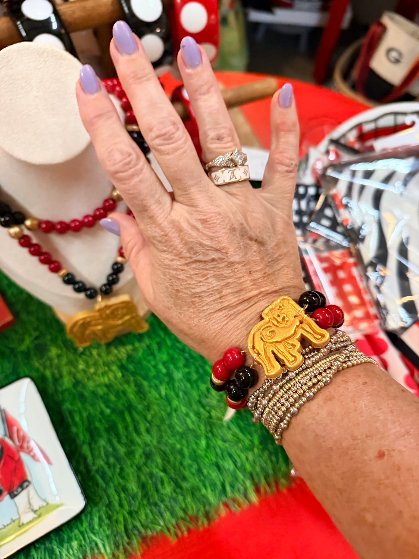 Red and Black Double Jade with Bulldog
