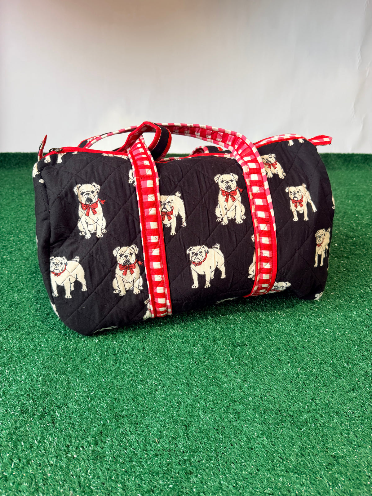 Exclusive Bulldog with bow duffle