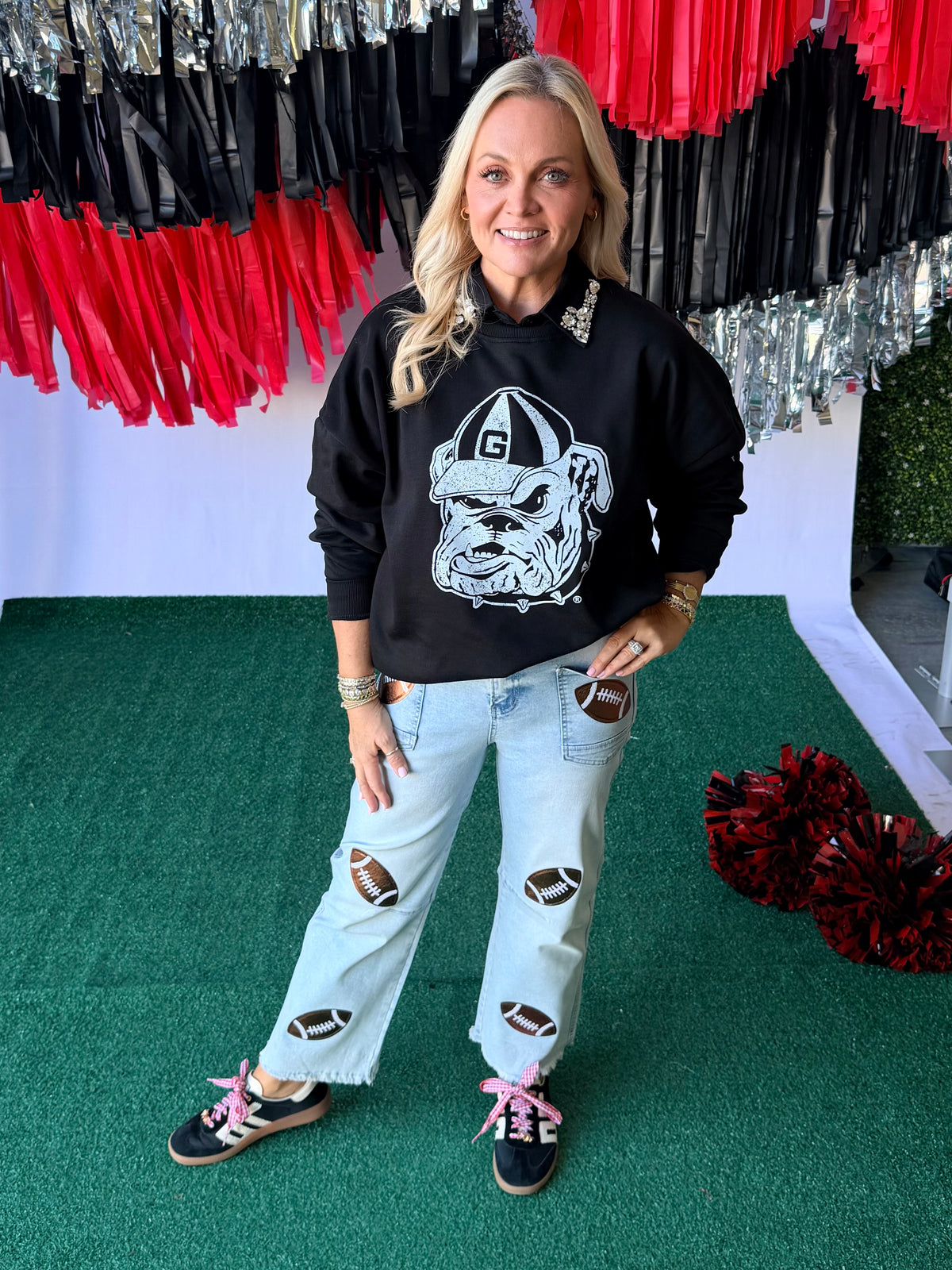 Sweatshirt black with white Bulldog licensed