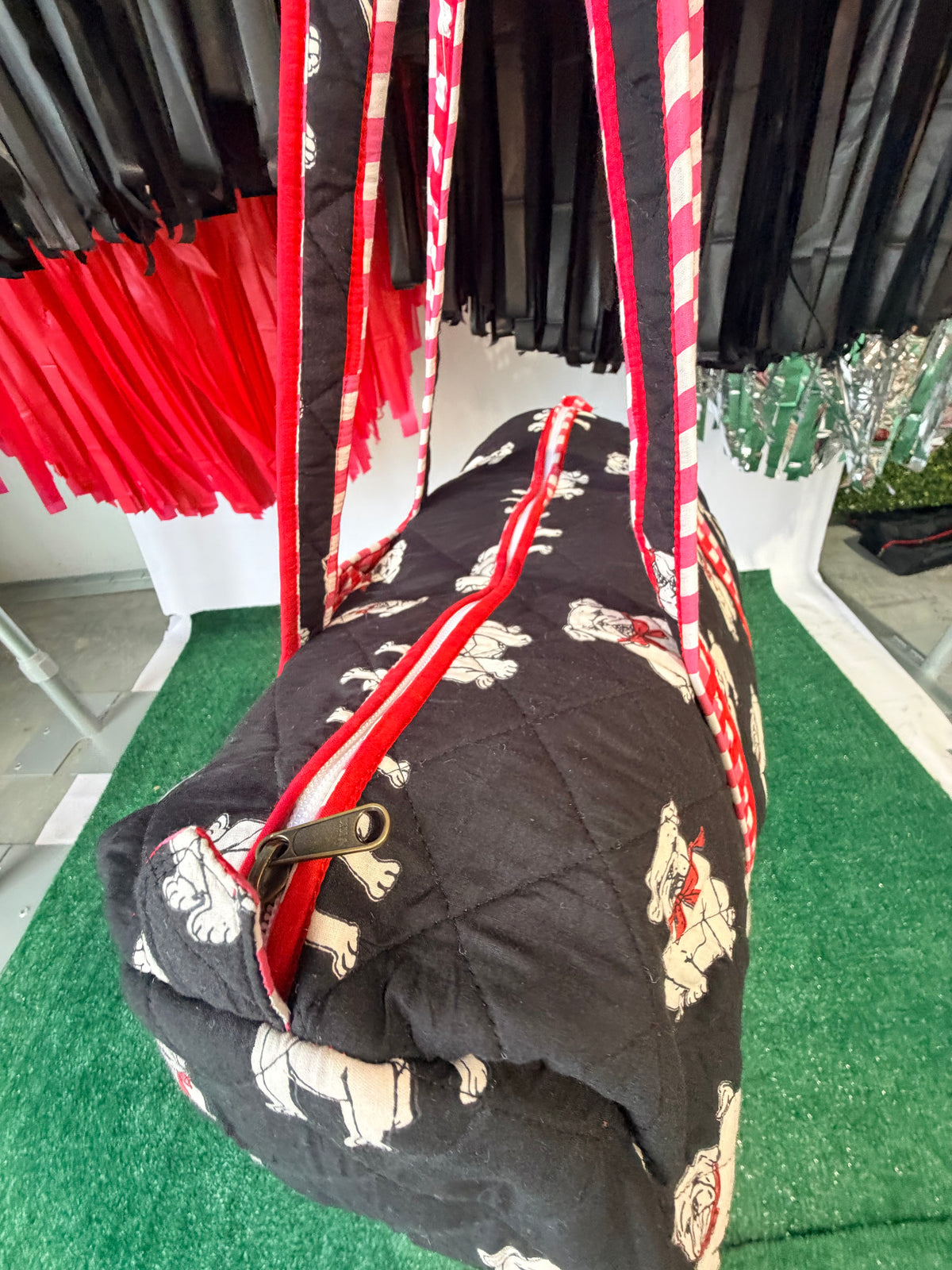 Exclusive Bulldog with bow duffle