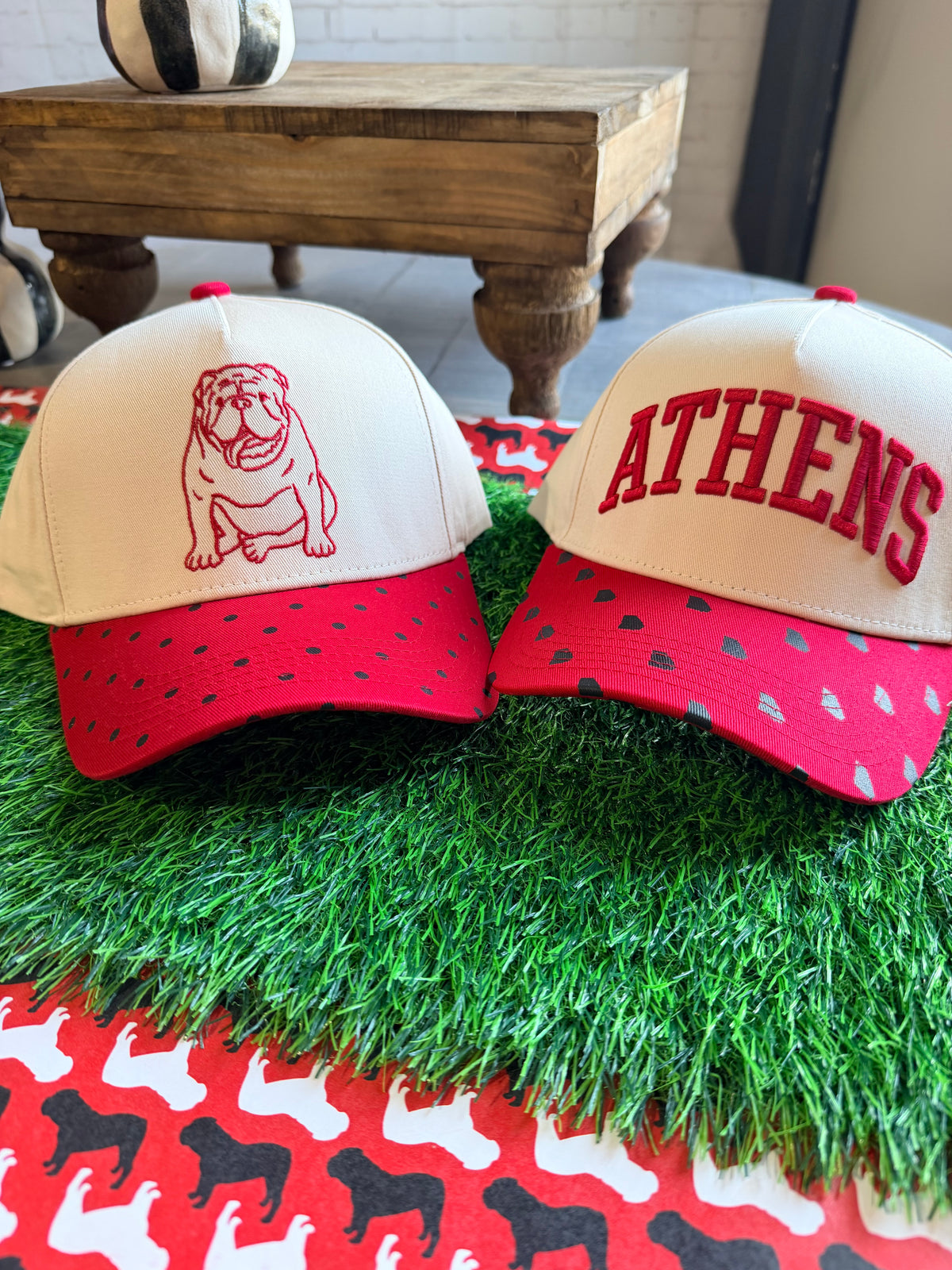 Bulldog hat cream,red and black
