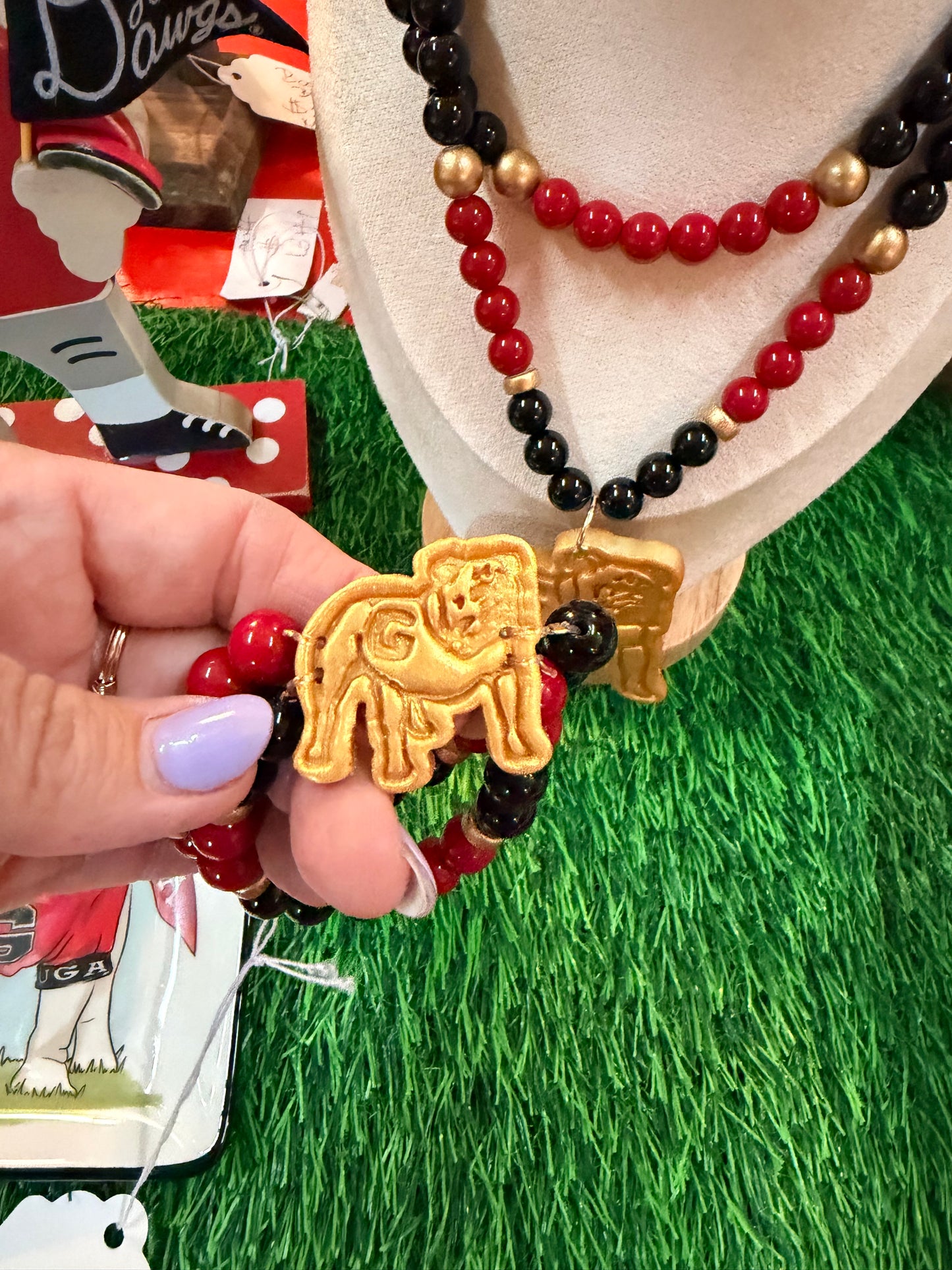 Red and Black Double Jade with Bulldog
