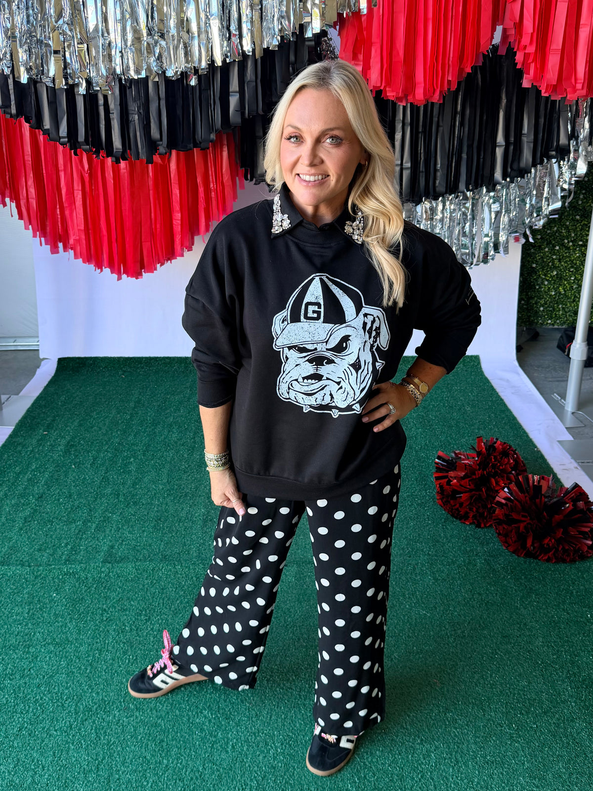 Sweatshirt black with white Bulldog licensed