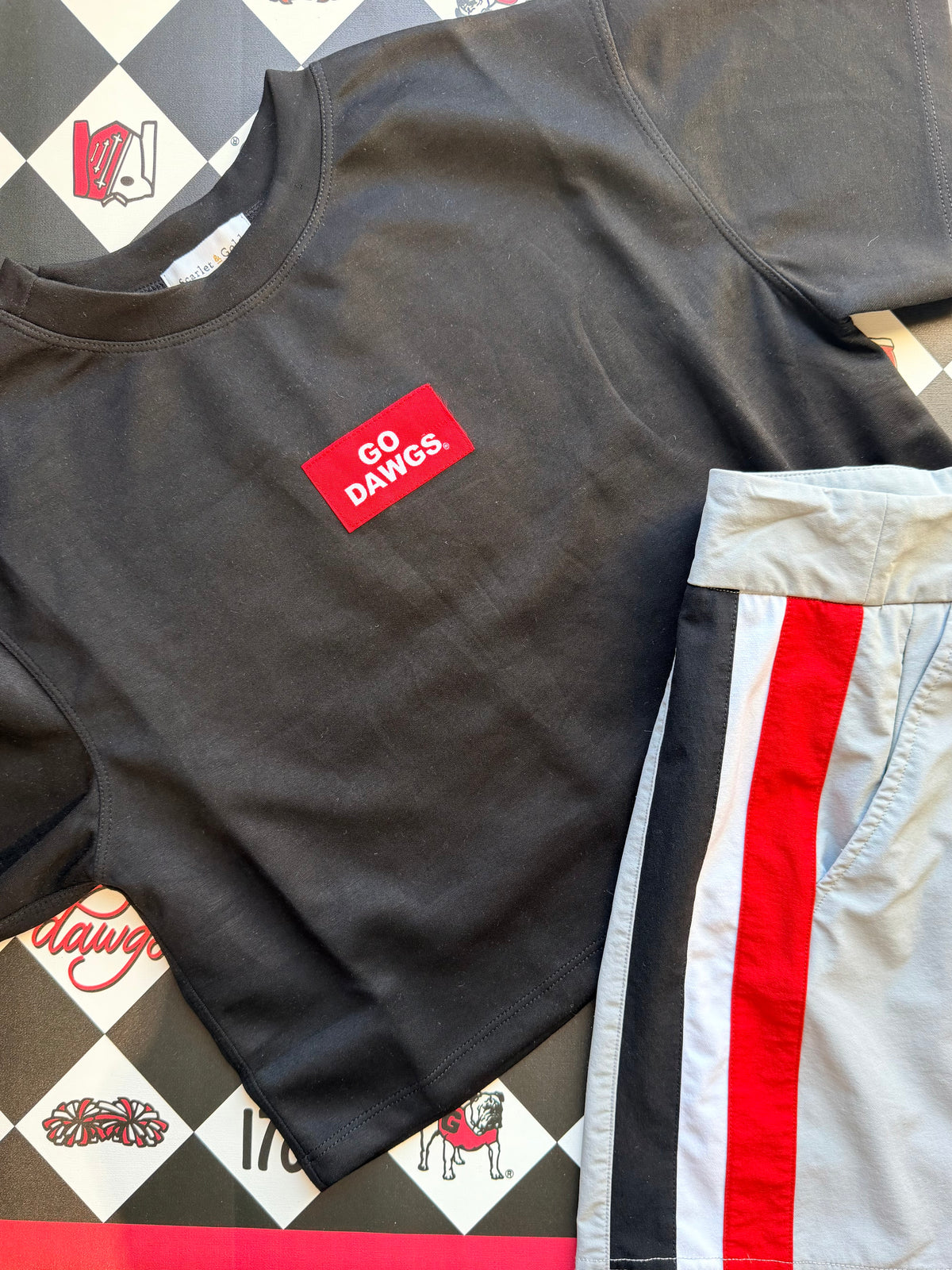 Go dawgs woven label licensed black airy tee