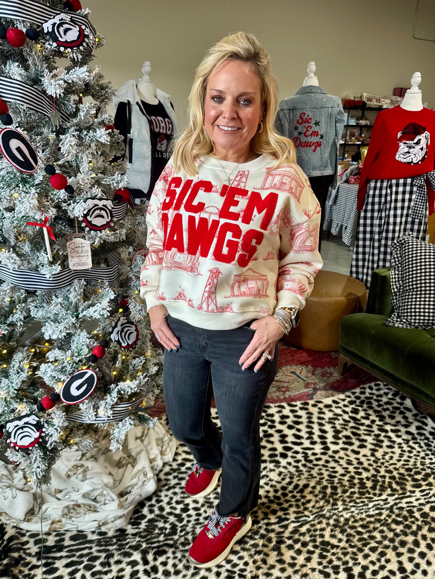 Toile sweatshirt licensed sic em