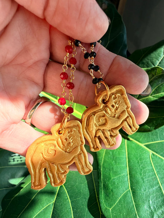 Handmade bulldog necklace beaded black or red