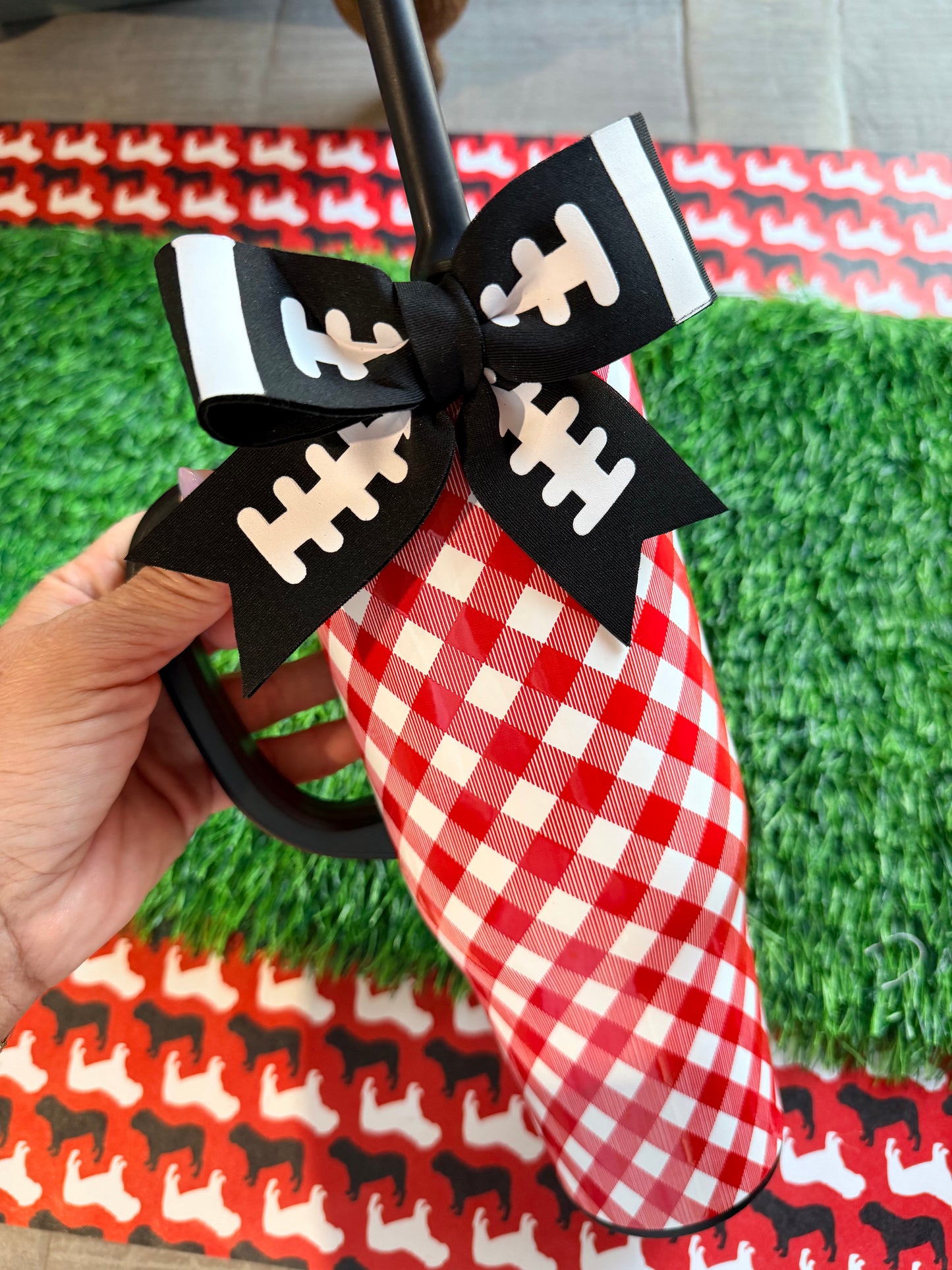 Swig gameday gingham red and black Mega Mug 40 OZ