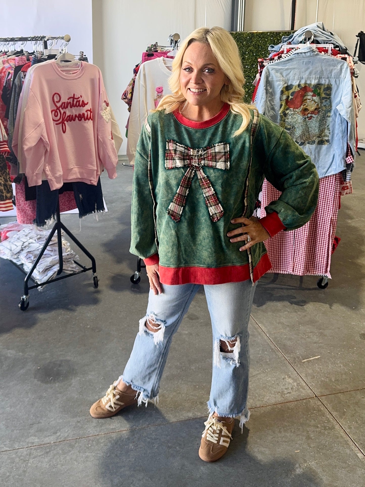 Oversized christmas bow pullover