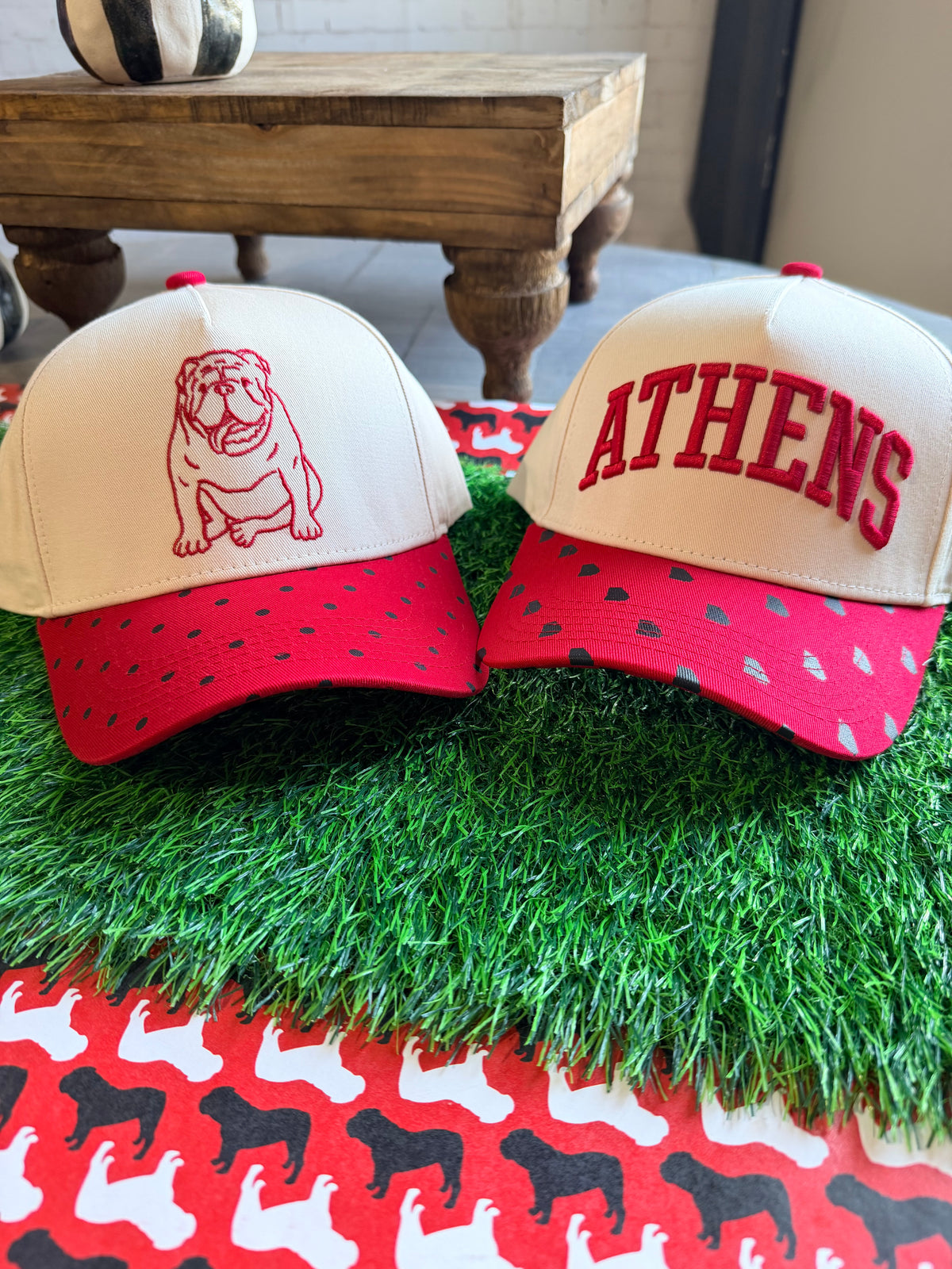 Bulldog hat cream,red and black