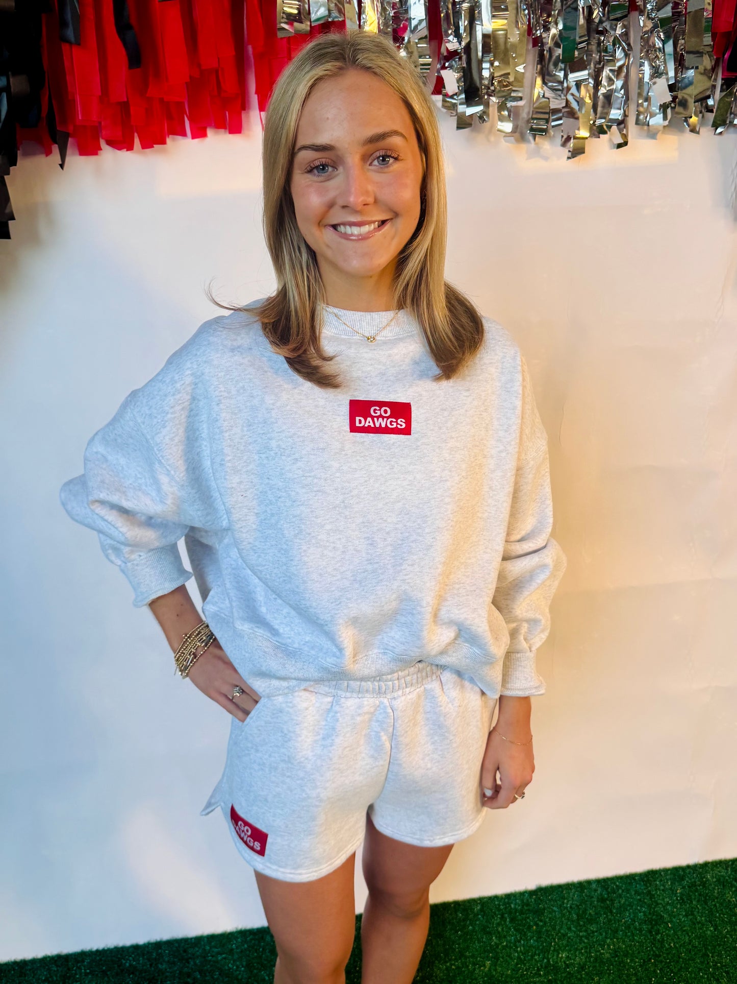 Dawgs sweatshirt licensed oversized restocked!