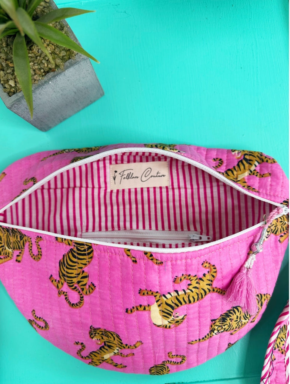 Quilted bum bag Fanny pack pink tigers