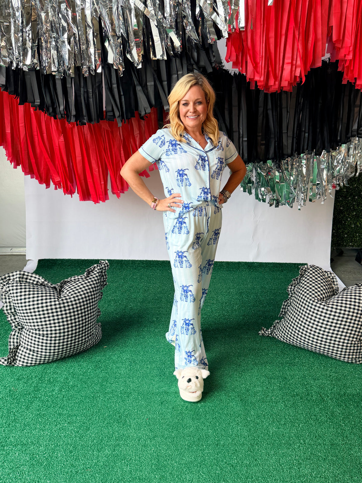 chinoiserie pajamas!  bulldogs blue top