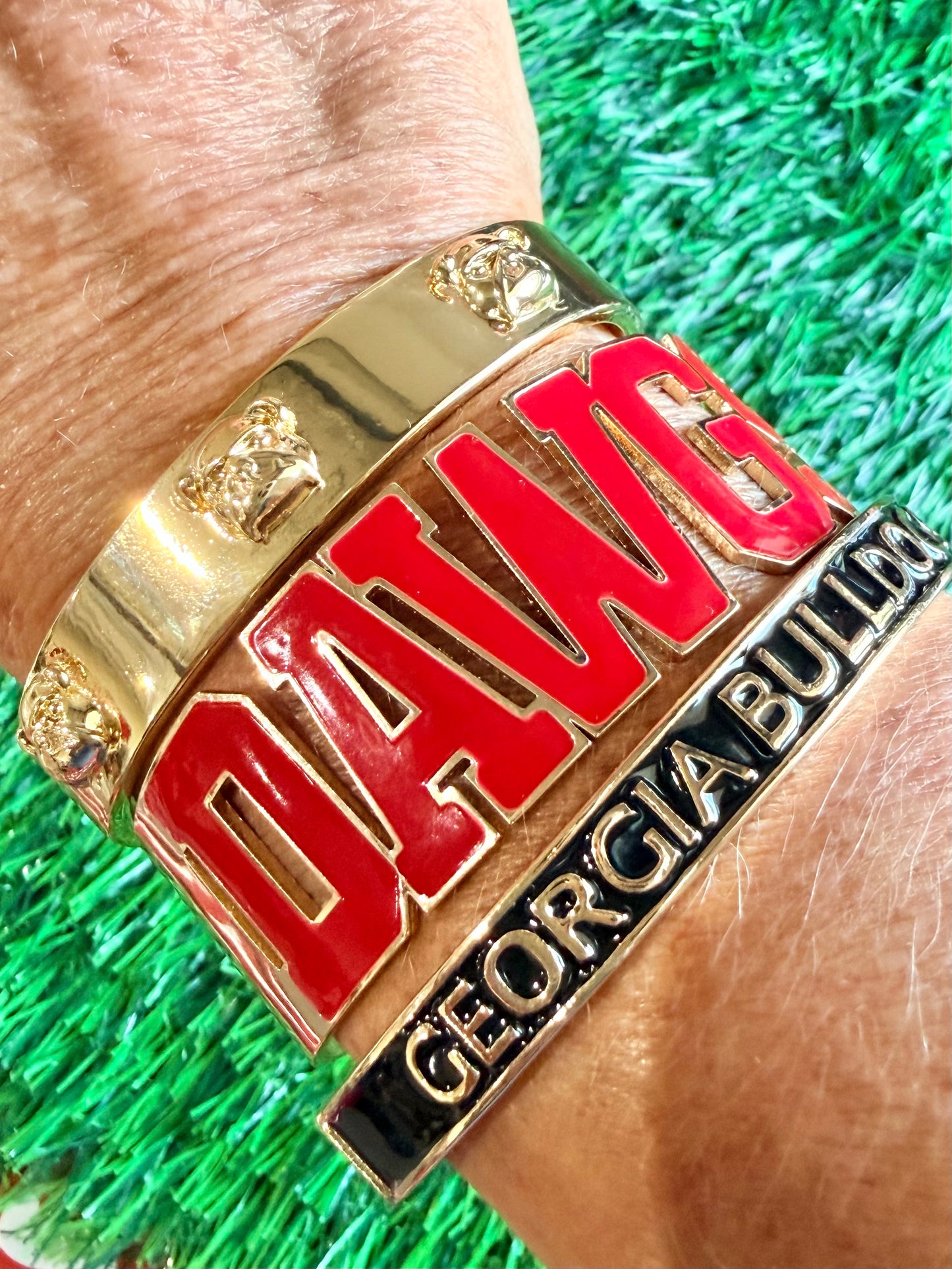 1 bangle georgia Bulldog hunker down