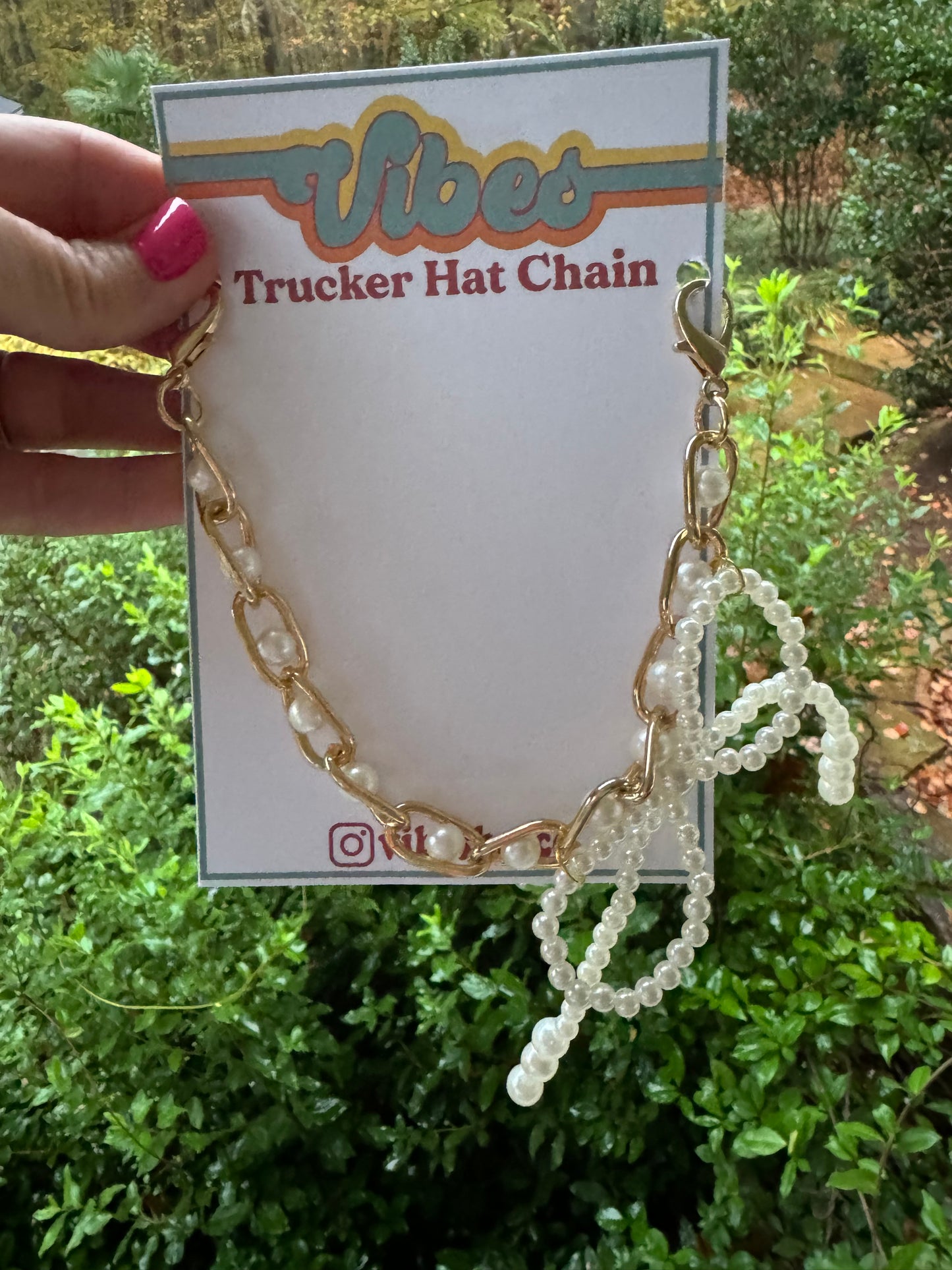 Trucker hat chain bow pearl