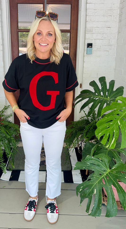 Boxy light sweatshirt type top with Giant G oversized. I have plus size too!