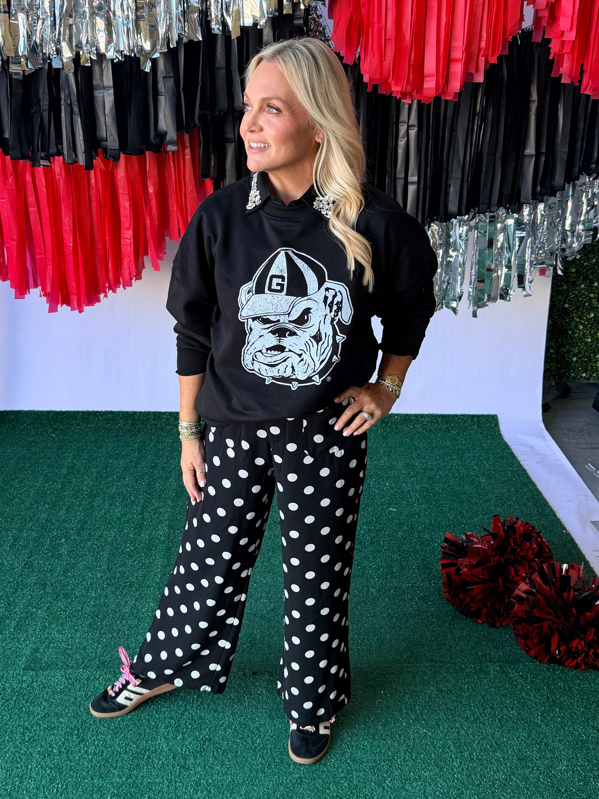 Sweatshirt black with white Bulldog licensed