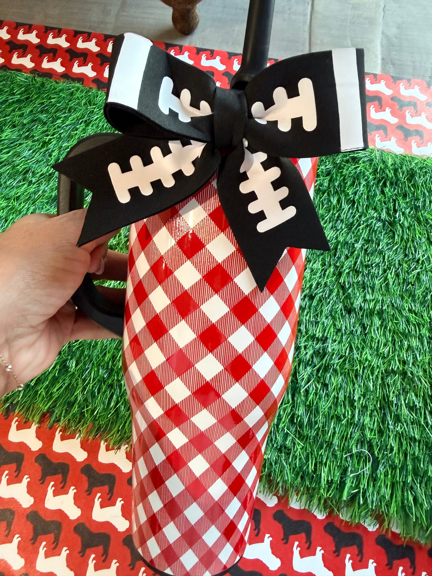 Swig gameday gingham red and black Mega Mug 40 OZ