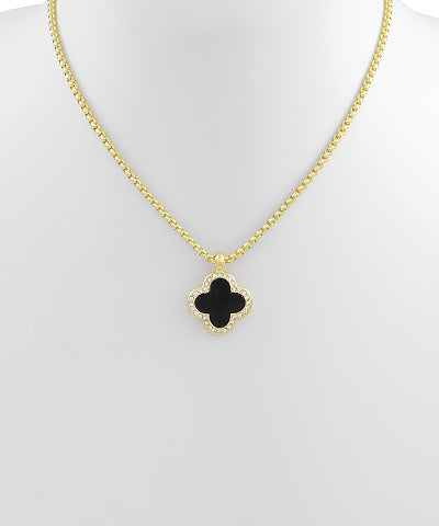 Clover pendant gold necklace