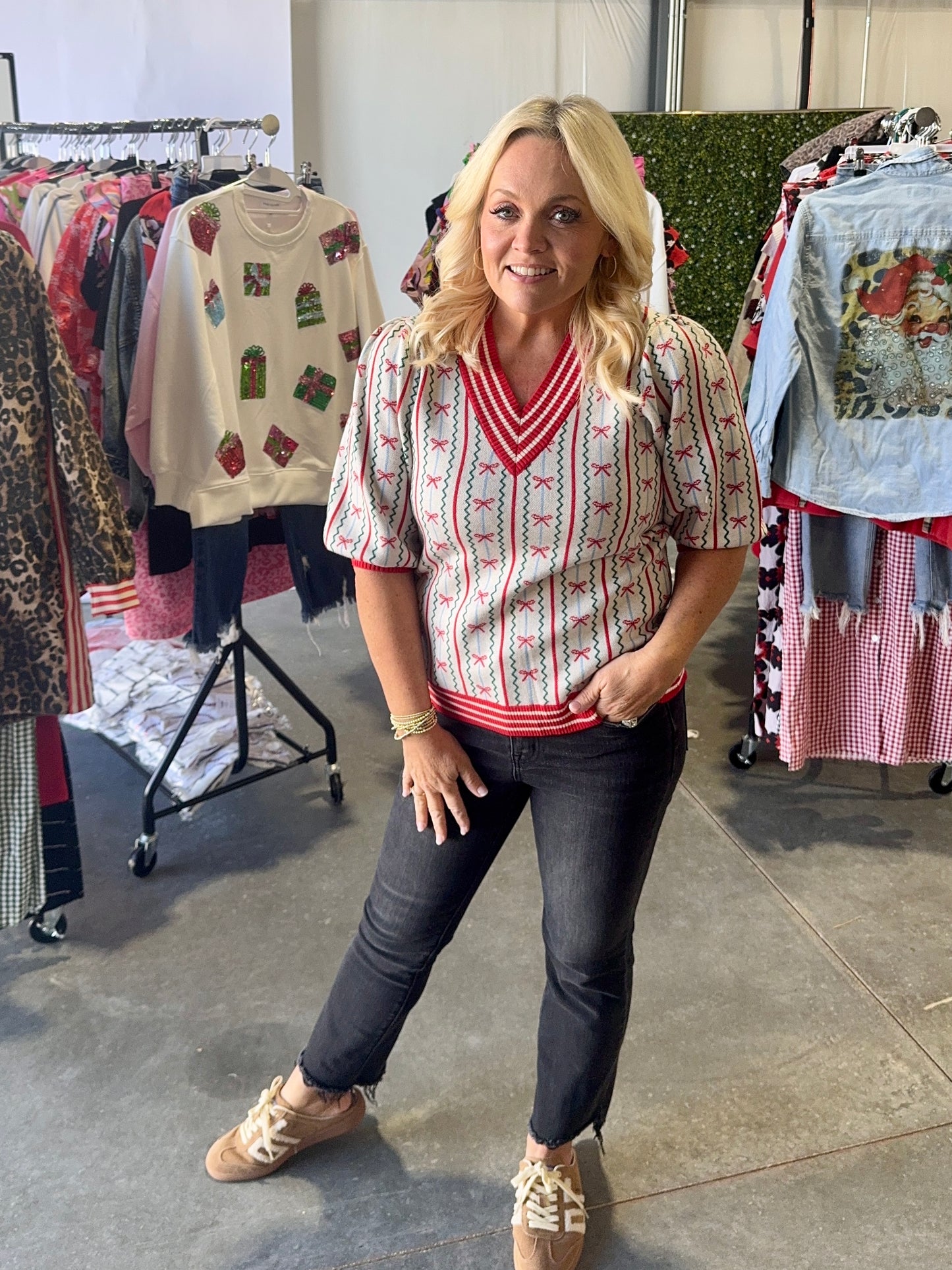 Mmm Bow knit sweater Christmas