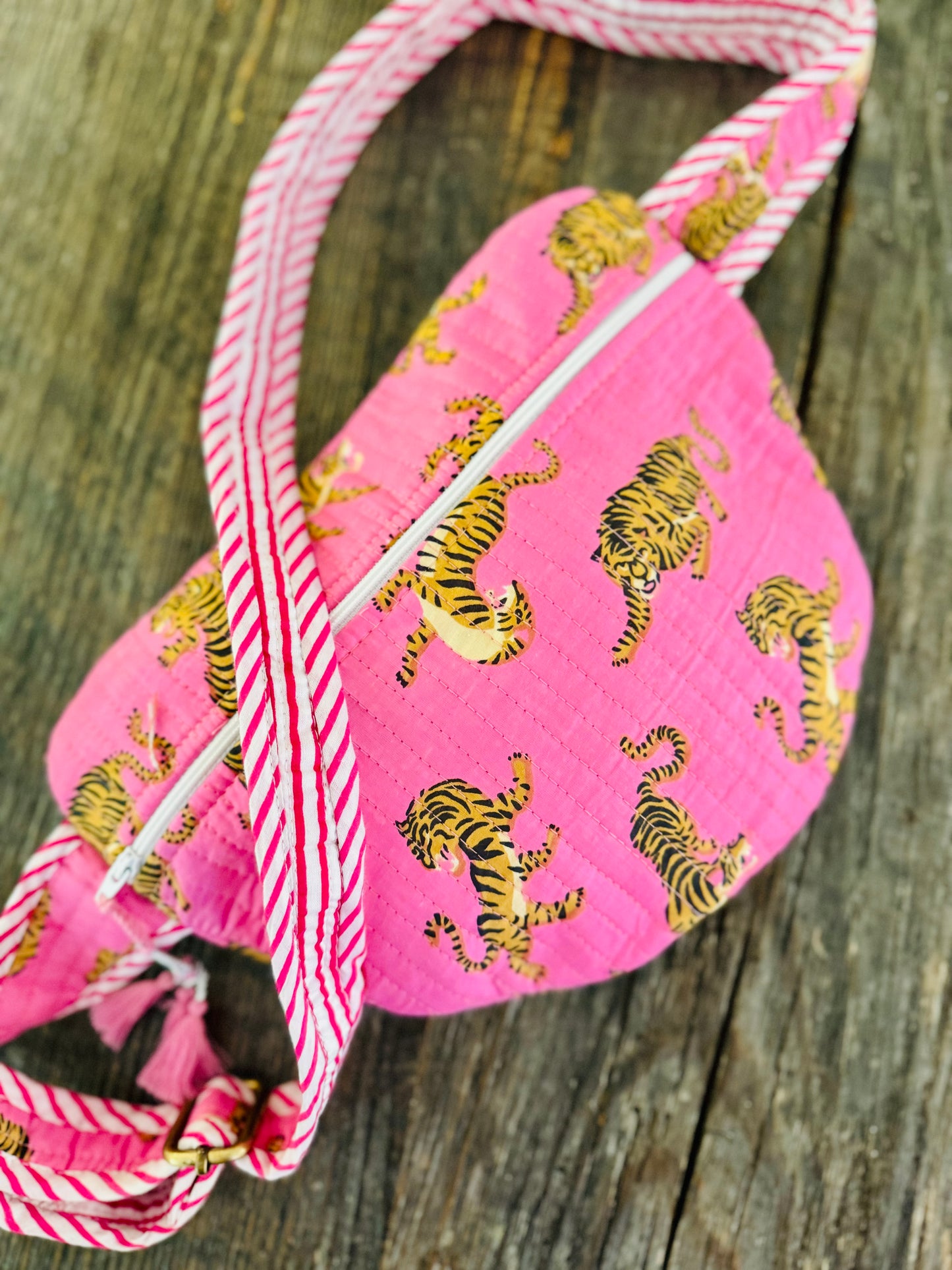 Quilted bum bag Fanny pack pink tigers