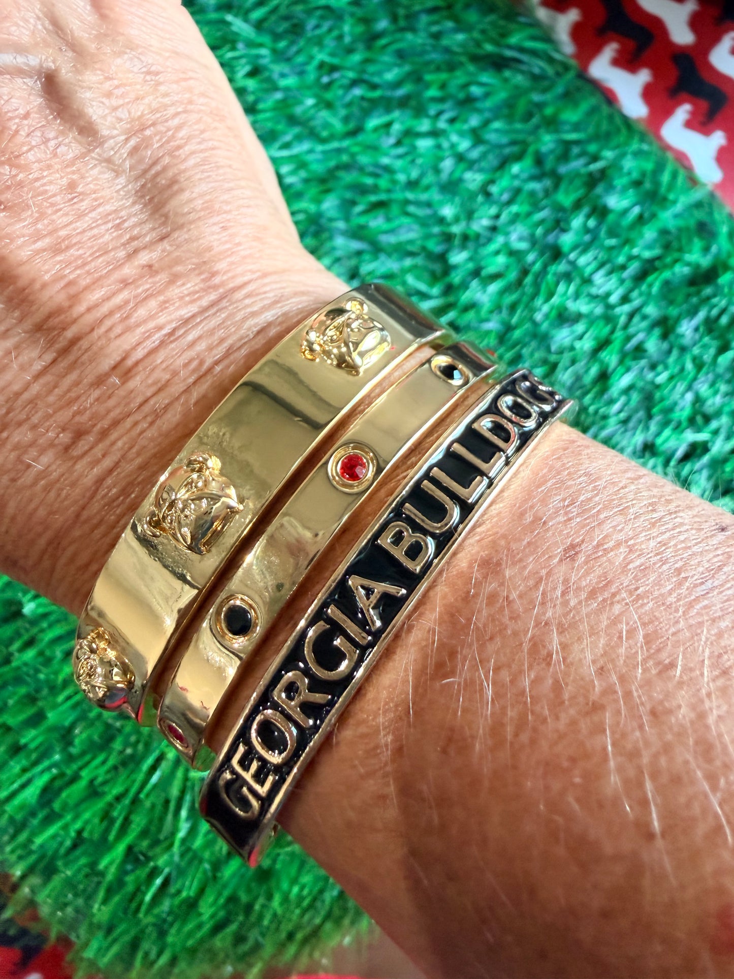 1 bangle georgia Bulldog hunker down