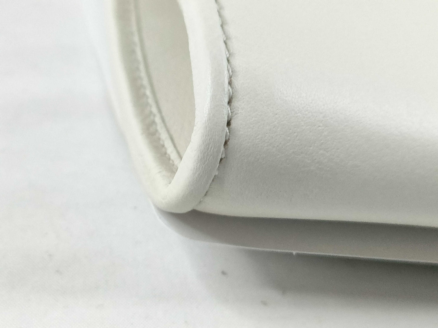 Gucci unused blondi white chain wallet in box with bag