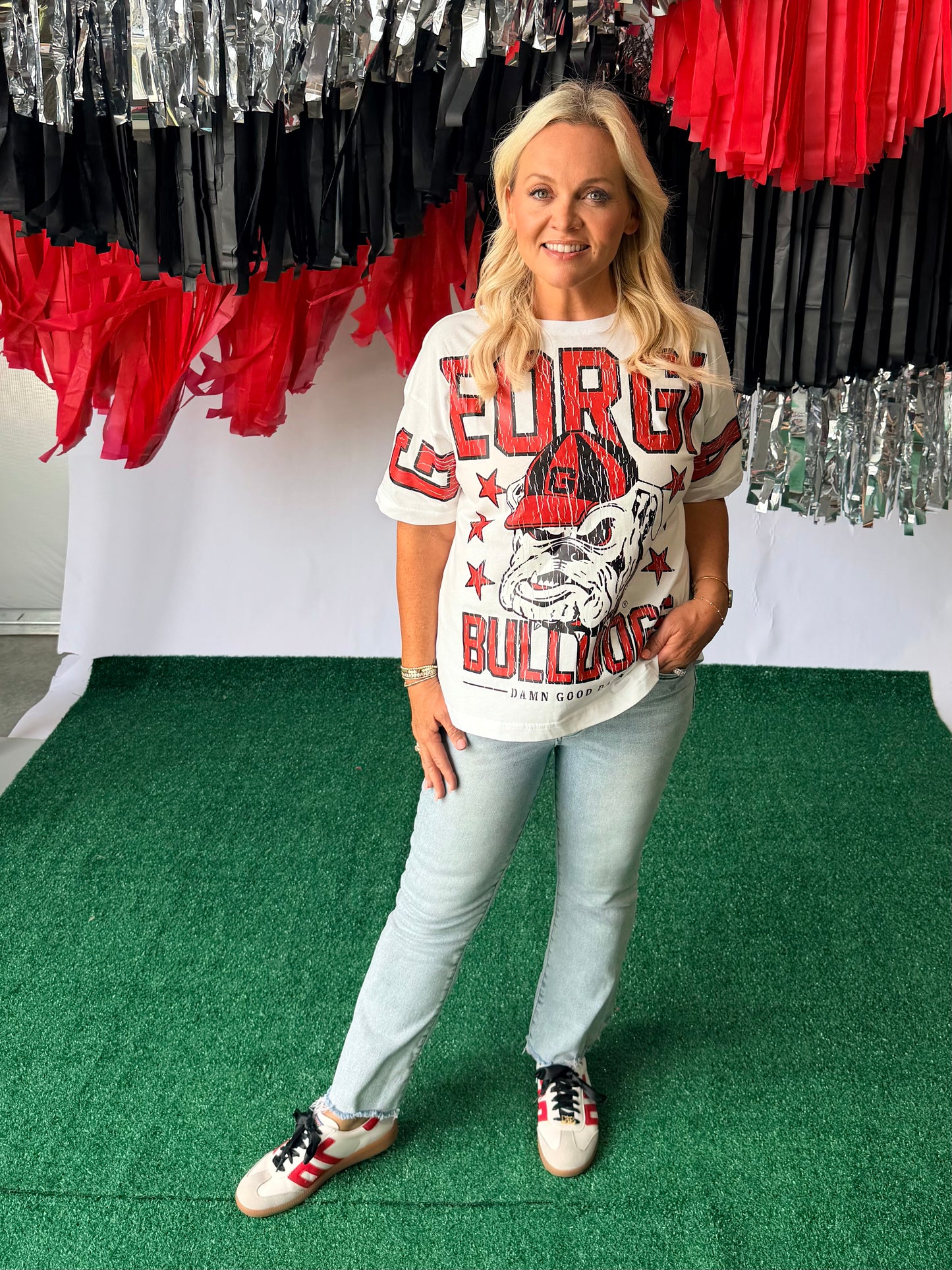 Oversized licensed tee Georgia bullodgs