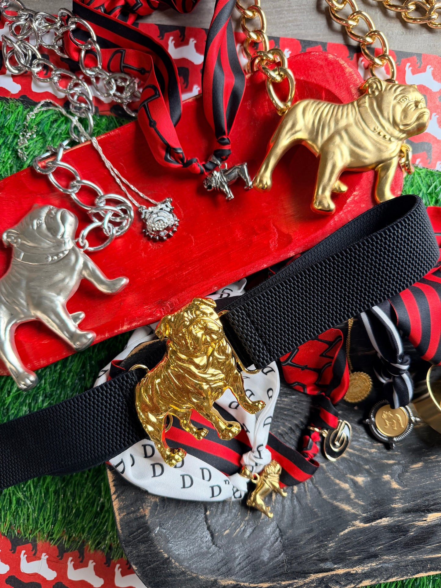 Yochi NY brand silver chain bulldog belt