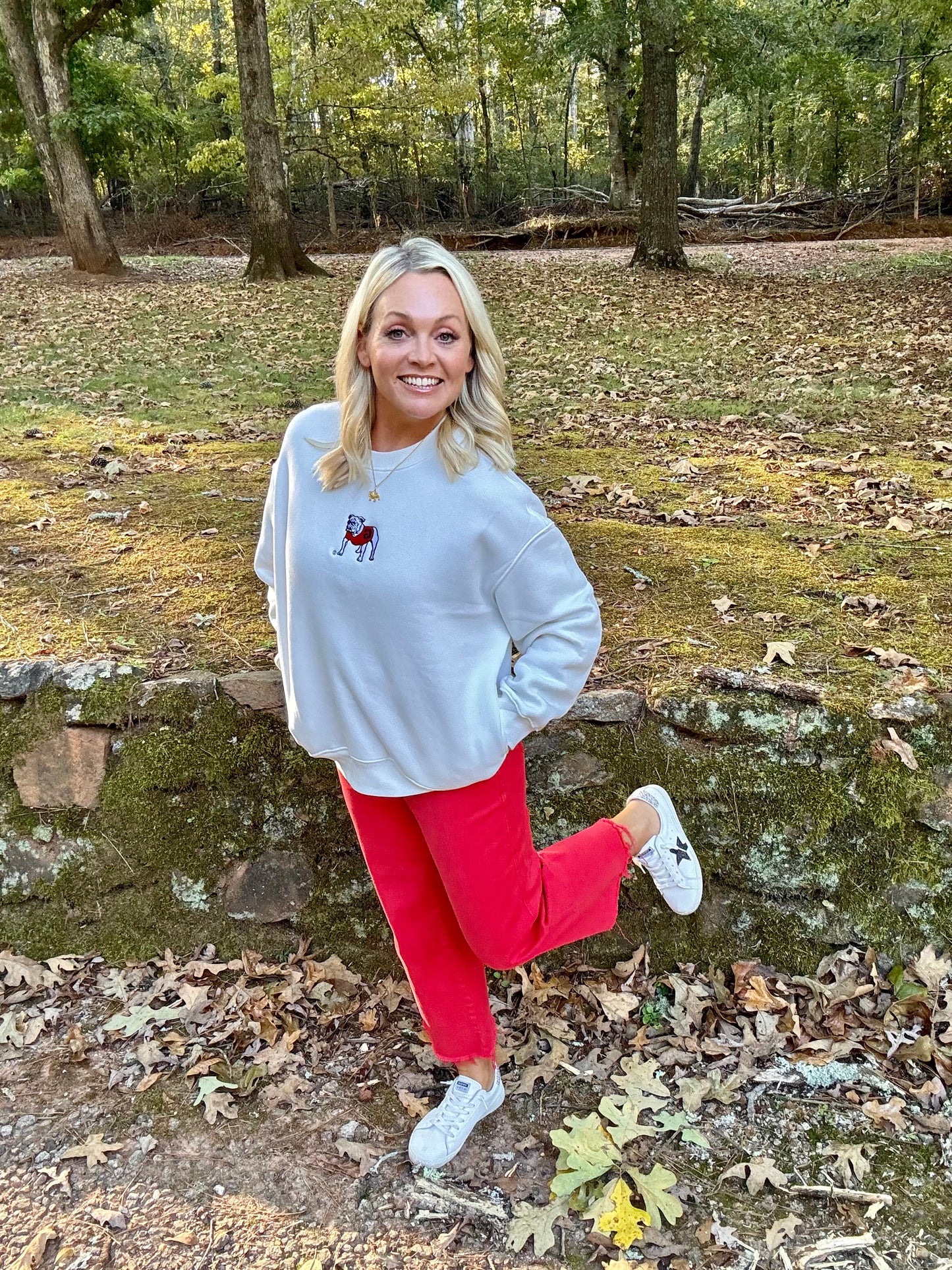 Hyper and vice licensed sweatshirt embroidered bulldog white UGA fall collection