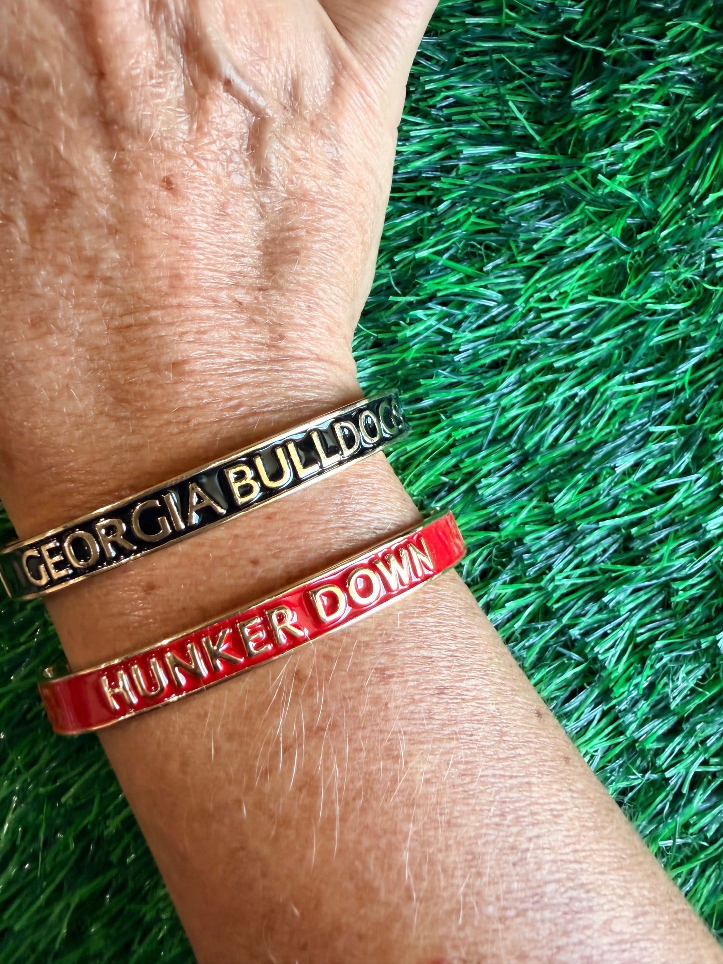 1 bangle georgia Bulldog hunker down