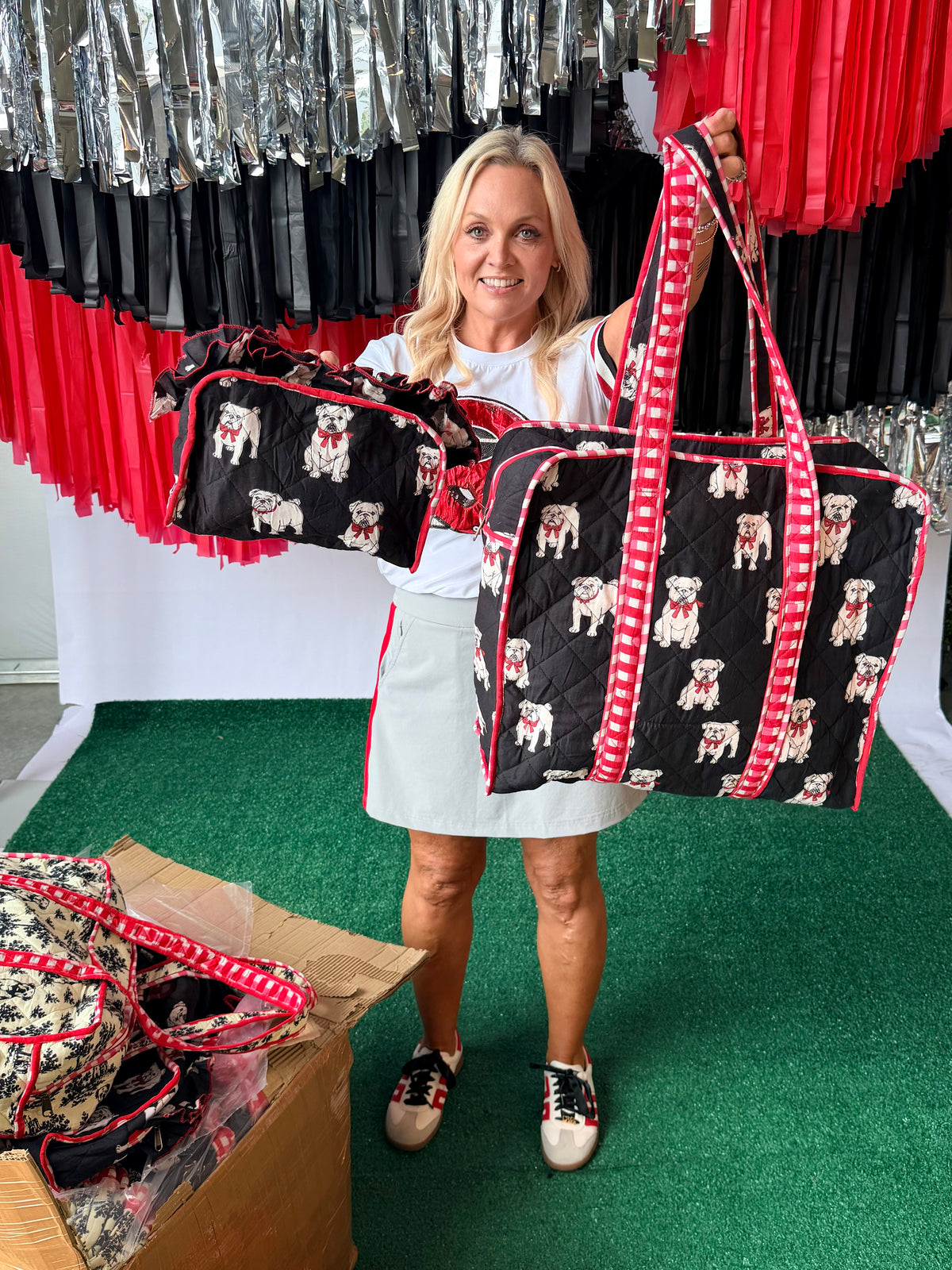 Exclusive bulldog cosmetic bag with ruffle