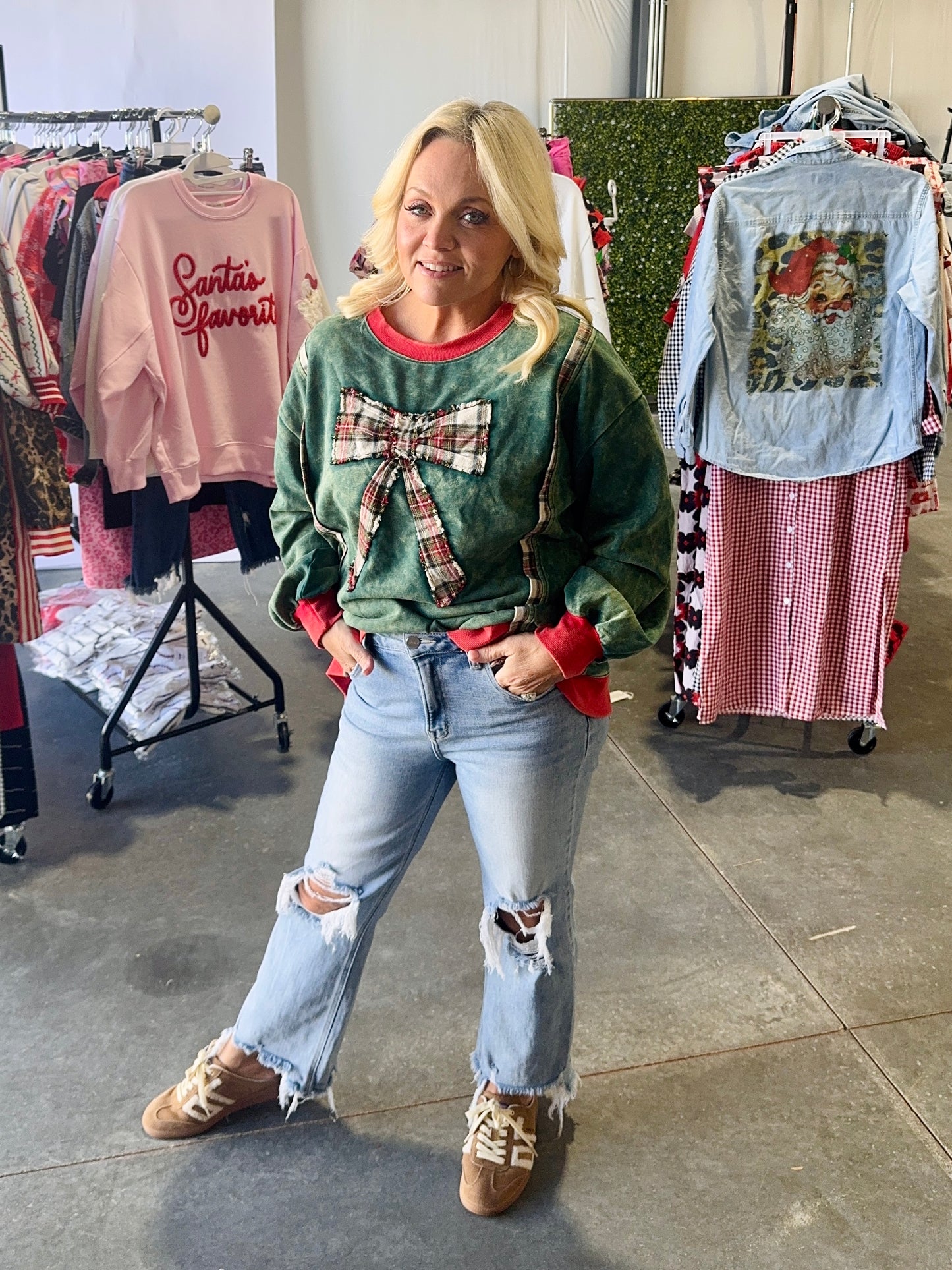 Oversized christmas bow pullover
